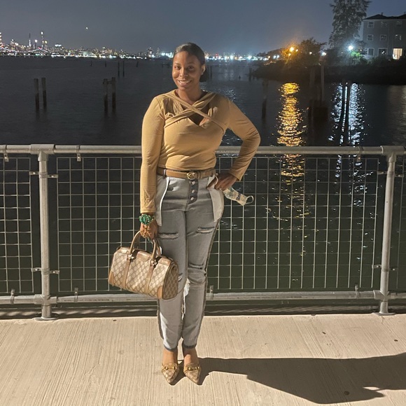 Gucci mules:classic supreme design with gold-toned accent, up to 3 1/2 inch heel - Picture 2 of 6